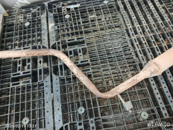 Средняя часть глушителя Renault Logan 1.6 2009