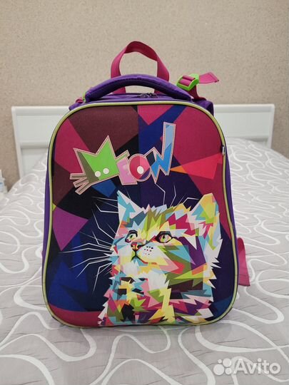 Продам школьный рюкзак для девочки