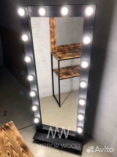 Зеркало с подсветкой на подставке