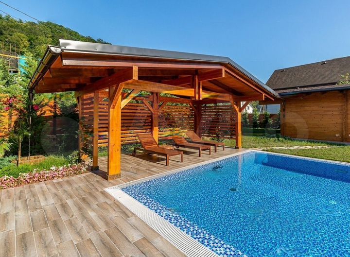 Дом 250 м² на участке 10 сот.