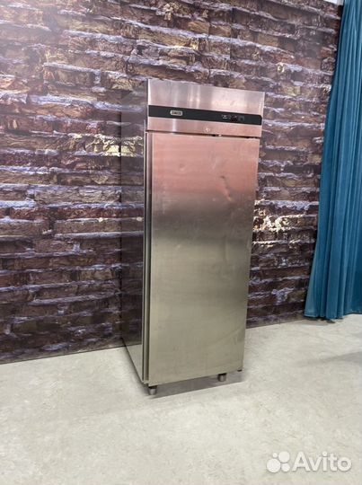 Холодильный шкаф