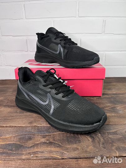 Кроссовки Nike 43 размер