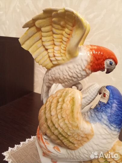 Фарфоровые статуэтки германия попугаи