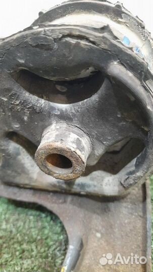 Опора (подушка) двигателя передняя Honda Accord 5