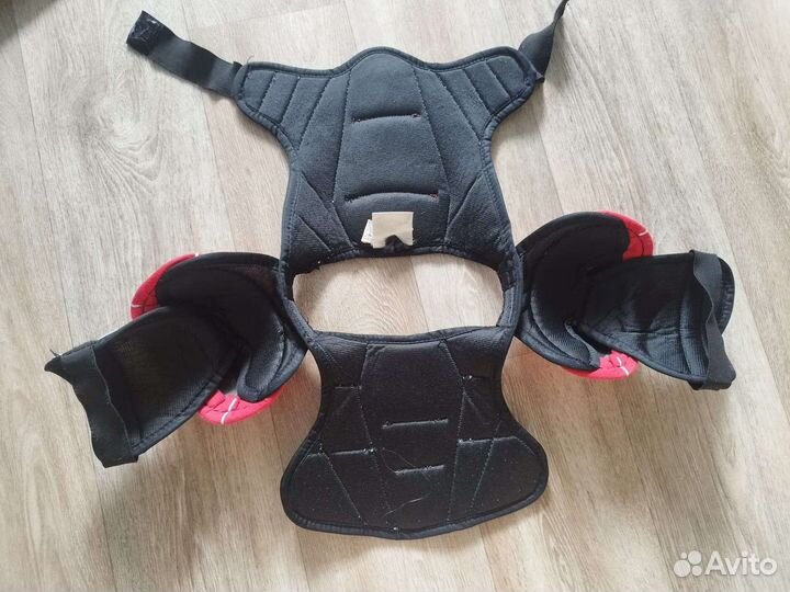 Нагрудник хоккейный