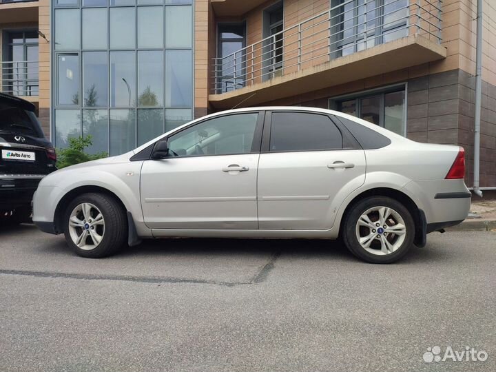 Ford Focus 1.6 МТ, 2006, 301 260 км