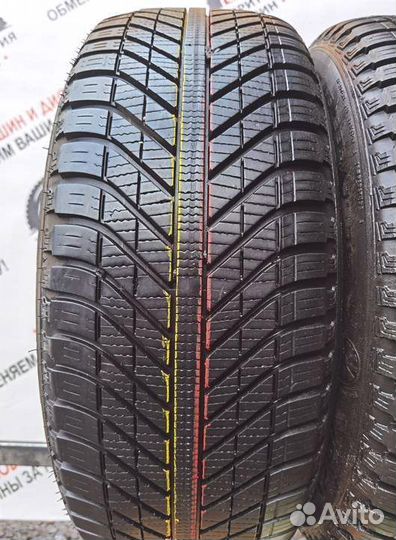 Goodyear Vector 4Seasons 235/55 R17 99V