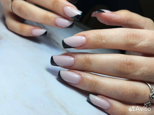 Маникюр и педикюр с покрытием гель-лаком