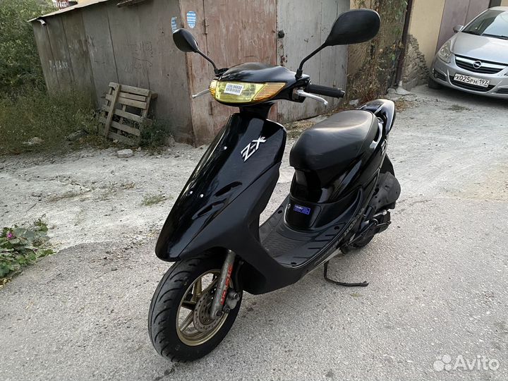 Honda Dio AF-35 ZX с контейнера