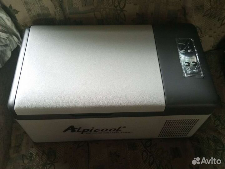 Автомобильный холодильник 12-24-220вольт 15л