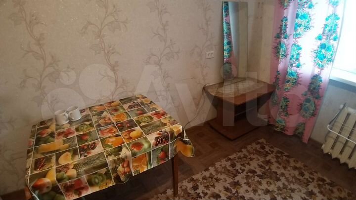 Комната 14 м² в 5-к., 3/5 эт.