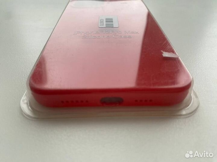 Новый красный чехол на iPhone 12 pro max