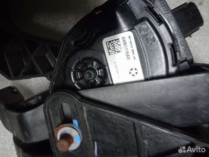 Педаль газа dodge Charger LD