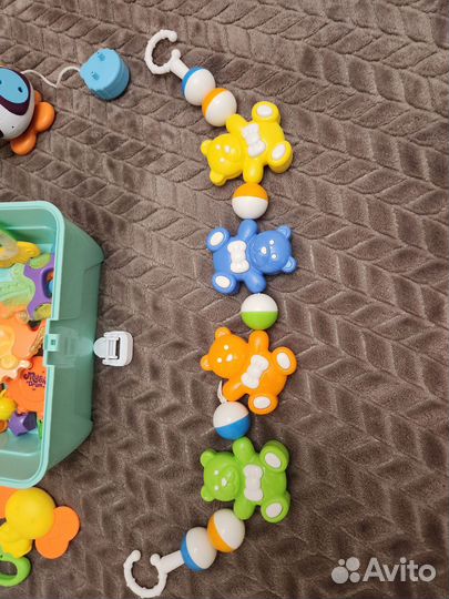 Развивающие игрушки для малышей пакетом