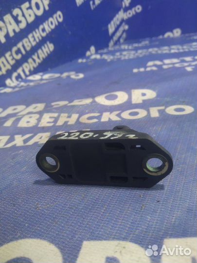 Датчик ускорения Mercedes-Benz W220 седан 1999