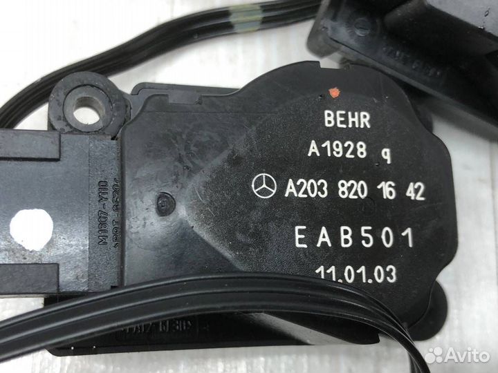 Проводка заслонок печки с приводами Mercedes W203