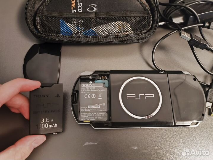 Psp 3004 прошитая,8гб карта памяти+ игры