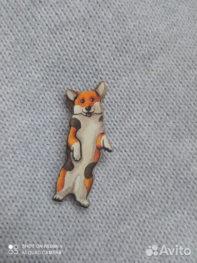 Брошь Значок Новый