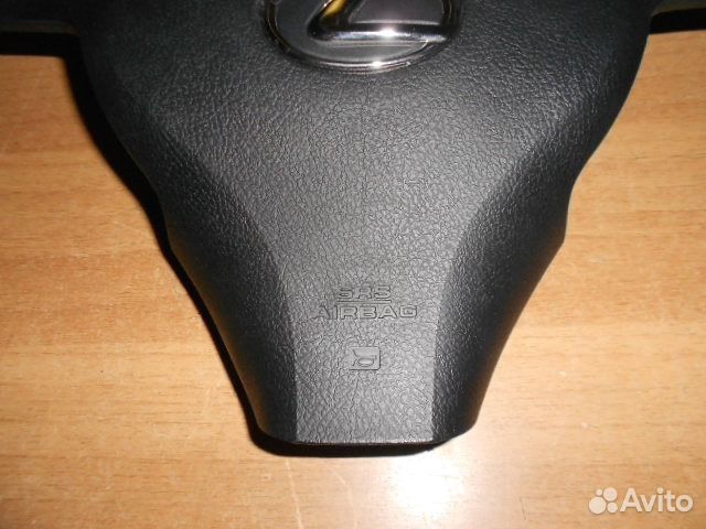 Крышка подушки безопасности водителя на Lexus GS