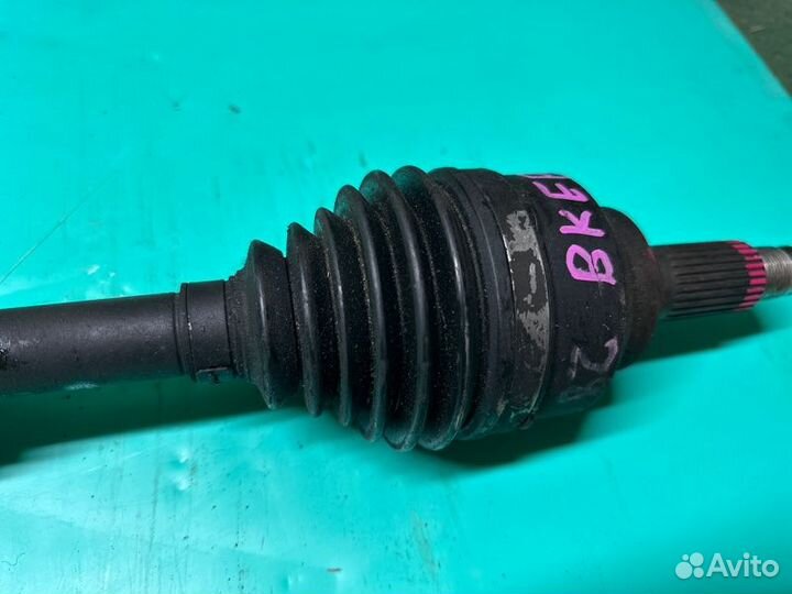 Привод передний правый Mazda Axela bkep lfde