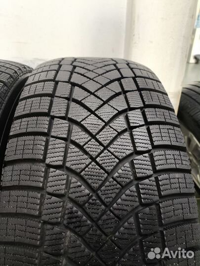 Pirelli Ice Zero FR 265/65 R17 116H
