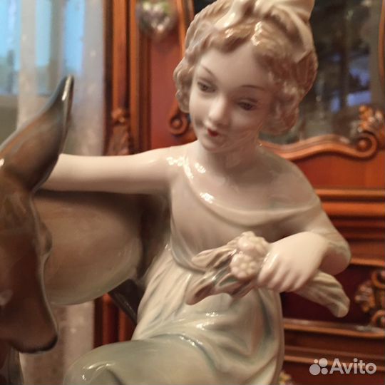 Статуэтка. Германия Rosenthal девочка С косулей