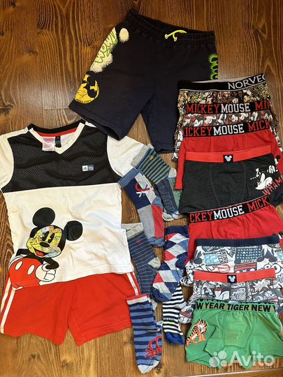 Костюм на мальчика Adidas оригинал 122-128 размер