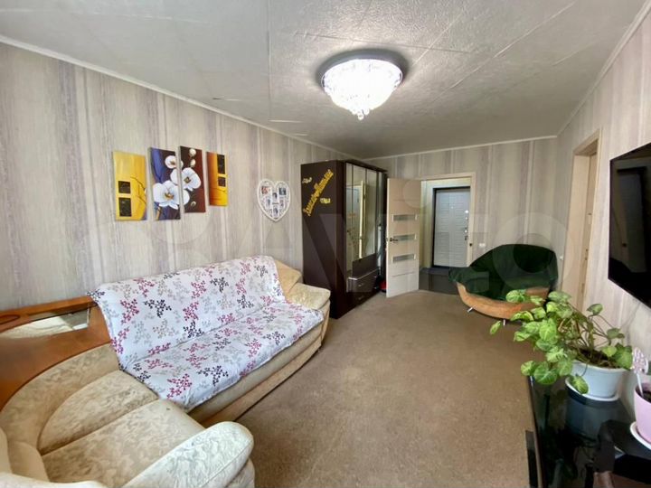 2-к. квартира, 43 м², 3/6 эт.