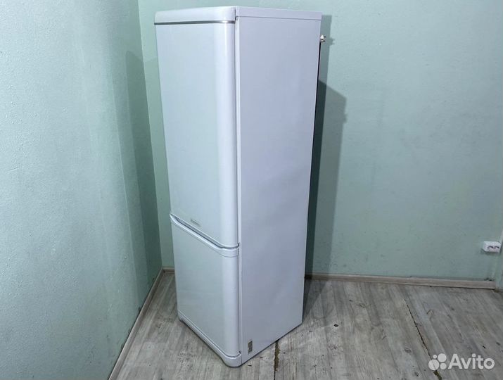 Холодильник Ariston