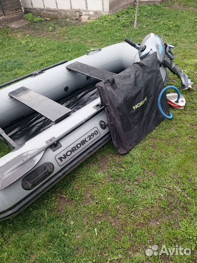 Лодка с мотором