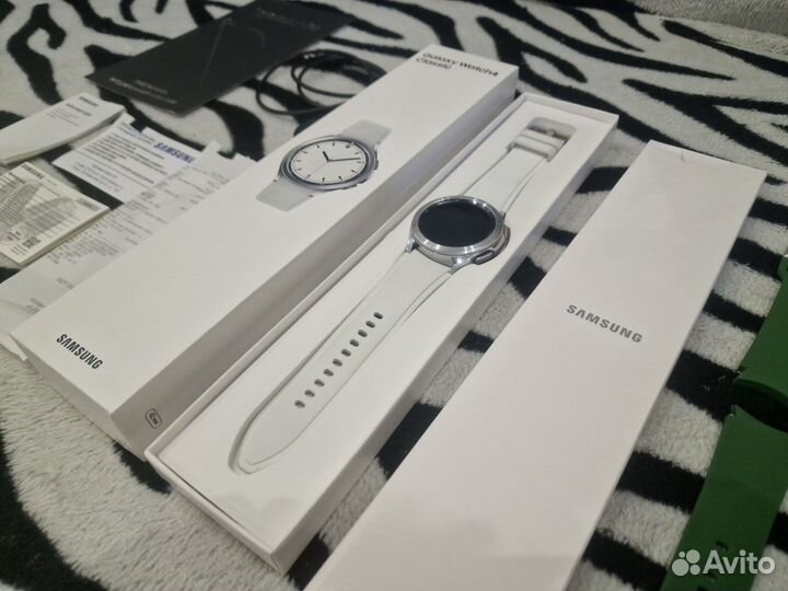 Смарт часы Samsung galaxy watch 4 classic 42mm