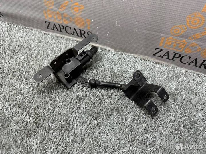 Датчик положения кузова с тягой Volkswagen Golf 6