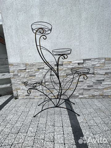 Подставка для цветов металлическая