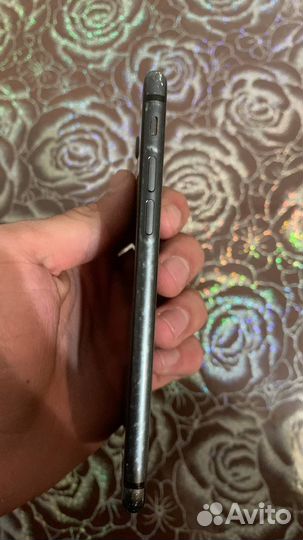 Телефон iPhone 8 64 gb