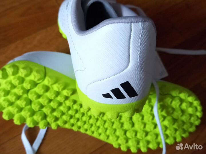 Сороконожки Adidas Predator 33