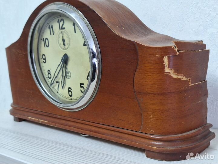 Настольные часы Владимир. На ходу. СССР 1960е