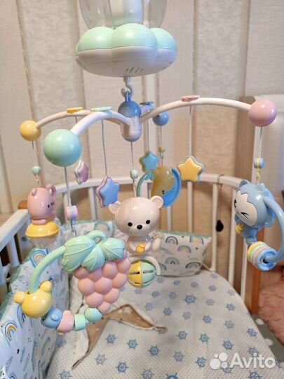 Музыкальный мобиль на кроватку