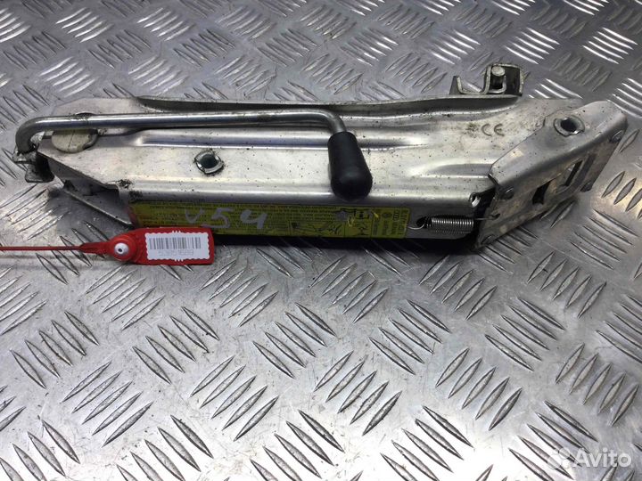 Домкрат Audi A3 8l0011031a AEH