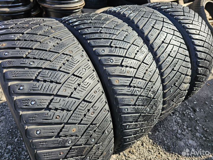 Goodyear Ultragrip Ice Arctic 215/55 R17 94T
