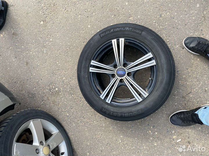 DoubleStar Maximum DH02 215/60 R16