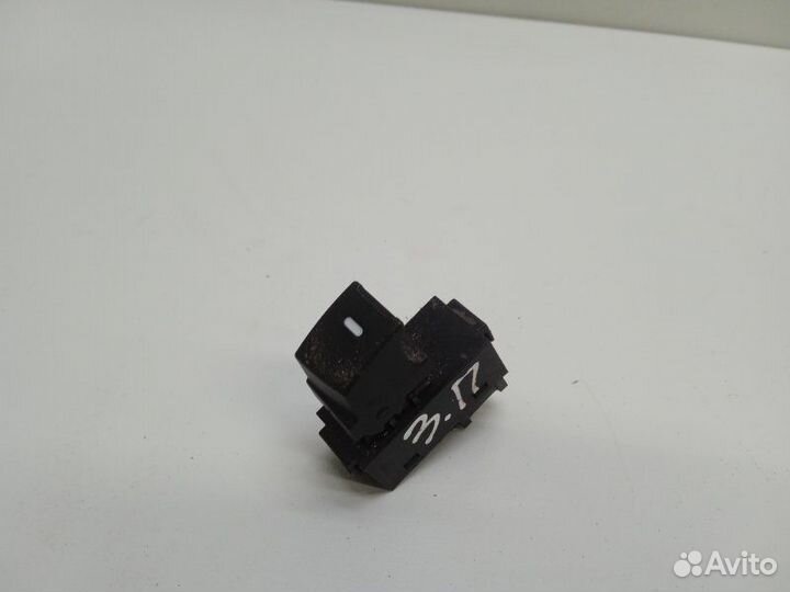 Кнопка стеклоподъемника задняя правая Geely