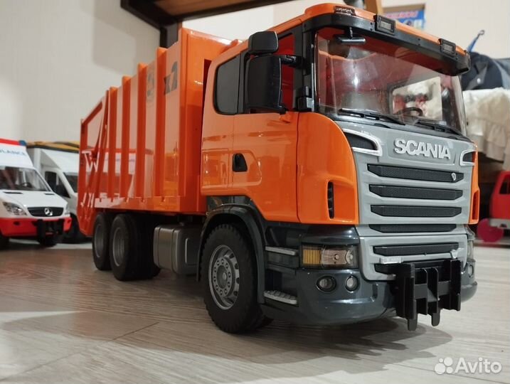 Мусоровоз Bruder