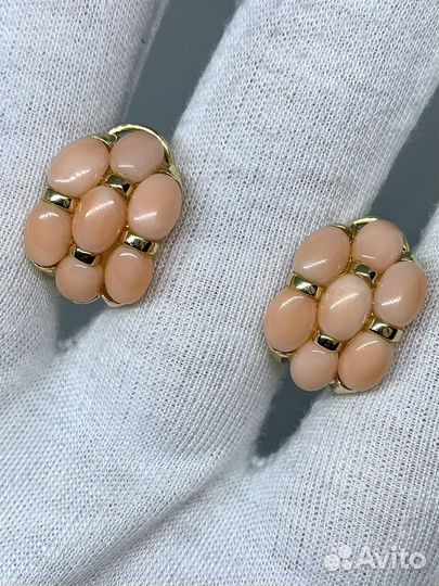 Золотые серьги с кораллами