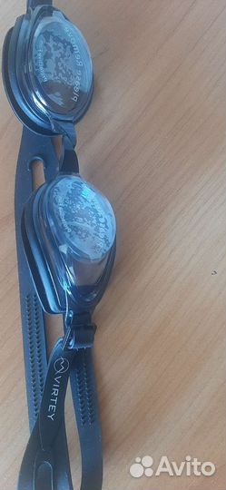 Очки для плавания