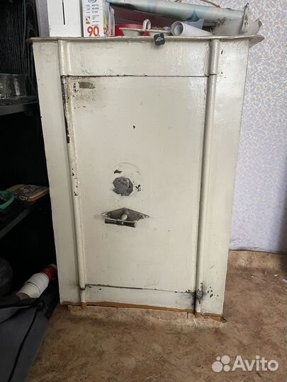 Продам несгораемый сейф б/у