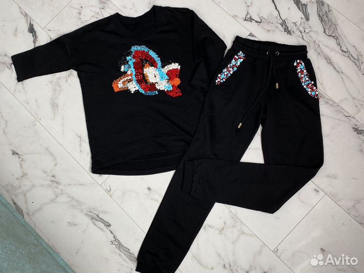 Спортивный костюм