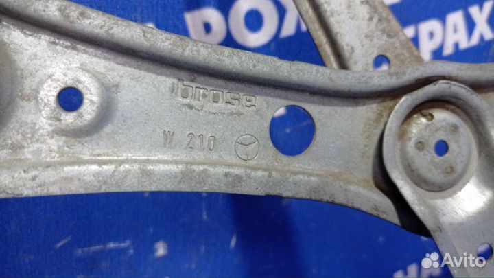 Передний левый стеклоподъемник Mercedes-Benz W210