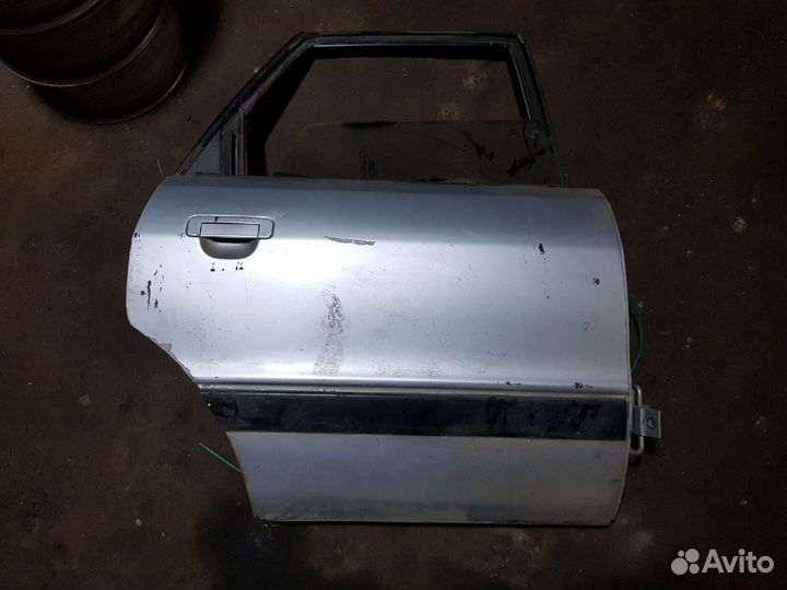 Дверь задняя правая Audi 80 b3