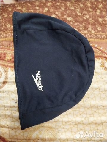 Для плавания очки и шапочки