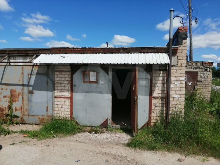 Гараж, > 30 м²